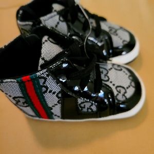 Gucci baby shoes